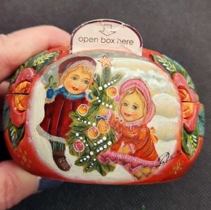 G Debrekht "Light of Friendship" Tealight Trinket Box Wrapped Wishes Series 2008